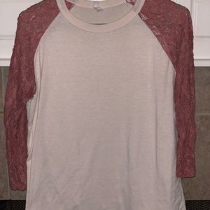 Two toned shirt with lace sleeves size M